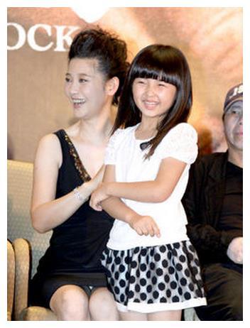 新澳门彩历史开奖记录走势图和冯小刚养女高中毕业与冯小刚收养的女儿